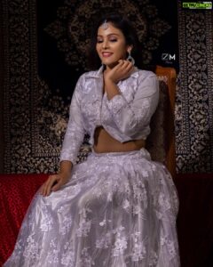 Chandini Tamilarasan Instagram - Don’t let yesterday take up too much of today 🤗🤗 Photography: @zoomin_momentz muah:@kowshi_mua Designer:@ishaxclusive Jewellery: @aviraabridaljewels styling:@shreshta_iyer Retouch:@poseidon11__
