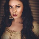 Chandini Tamilarasan Instagram - Mind of a HUSTLER Heart of a QUEEN Creative Director - @galasandeep 📸 - @utsaav_ Designed and styled by @dipesh_hingu MUAH - @archana.thakkar.makeup Mumbai, Maharashtra