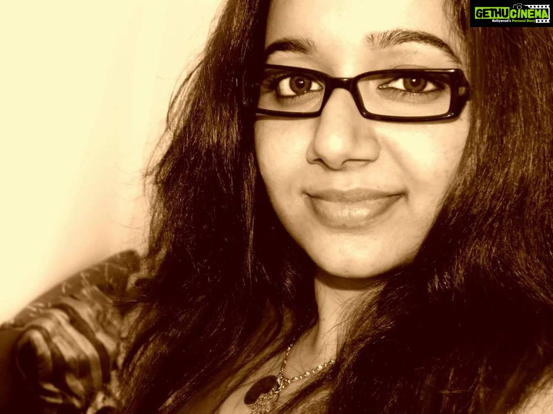 Chandra Lakshman Instagram - Spectacled!! 👓 #mondayselfie #wasagoodday #startedtheweekwell #kannadi #myopia #buddhijeevilook #😝