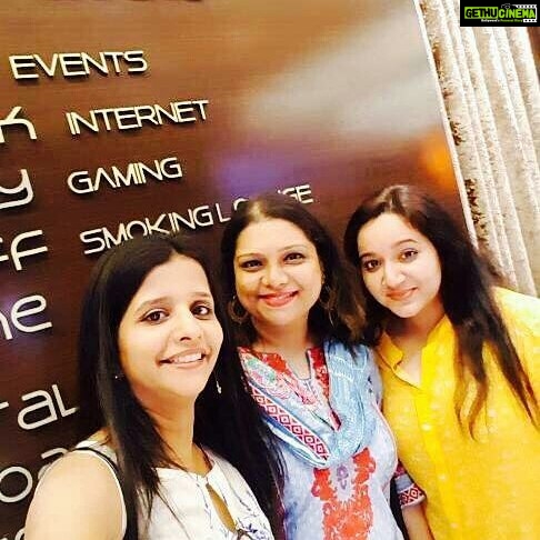 Chandra Lakshman Instagram - #kattruveliyidai #girlgang #movie #fun @priya.anup
