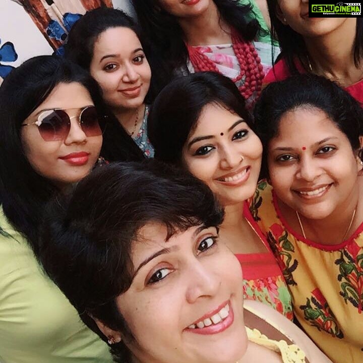 Chandra Lakshman Instagram - Fun afternoon with my girl gang..!!after a really long time..💟🎊 #floral #mangalorean #cuisine #girlgang #supersapaadu