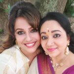 Chandra Lakshman Instagram - 🤍🤍 @ranjini_h #moongirl #swanthamsujata #suryatv #shootmode #newfriends #actor #tamilactress #malayalamactress #teluguactress #films #television