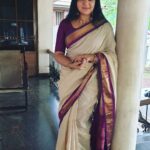 Chandra Lakshman Instagram - Festive mode ON 🎬🎊 Jewellery @phemmefashion @vani.biju.9 #moongirl #lifeisbeautiful #swanthamsujata #suryatv #shootmode #sareesofinstagram #sareelove