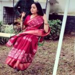 Chandra Lakshman Instagram - "kutty aadikkolu..neram velukkana vare aadikkolu" കുട്ടി ക്ക് ഒന്നും ഇല്ല ☺️ Saree @elegant_fashion_way #manichithrathazhu #influence #moongirl #favourite #movie #dialogue #swanthamsujata #suryatv #funatwork