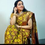 Chandra Lakshman Instagram – From wrapping our Mother’s duppattas to draping the 9 yards,we all grew up❤️

#moongirl #saree #emotion #influencer #silksarees #kanchivaram #swanthamsujata #suryatv #photoshoot