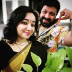 Chandra Lakshman Instagram - Post shoot shenanigans 🤷 @tosh.christy #moongirl #lifeisbeautiful #swanthamsujata #suryatv Kochi, India