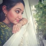 Chandra Lakshman Instagram - The little things..The little moments..💞 #moongirl #lifeisbeautiful #blessed #positivevibes #beautifullocations #actorlife Kochi, India