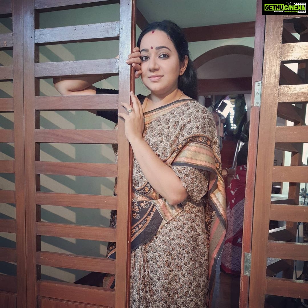 Chandra Lakshman Instagram - #beingsujata #throwbacksaturday #rj #moongirl #swanthamsujata #sujataprakashan #suryatv #actor Kochi, India