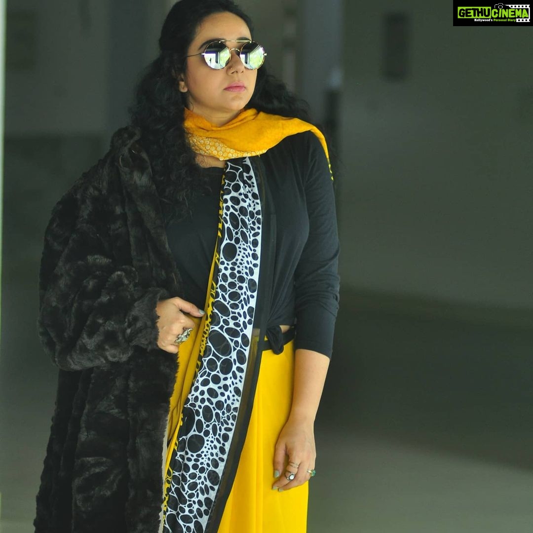 Chandra Lakshman Instagram - 📸@bibin.xavier.parappuram Styling:Shemi #moongirl #photoshoot #hairandmakeup #sareelove #collaboration #actor #tamilactress #malayalamactress #teluguactress #films #television