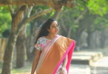 Chandra Lakshman Instagram - 📸@bibin.xavier.parappuram 🥻@fashionway_4u Styling:Shemi #moongirl #photoshoot #hairandmakeup #sareelove #collaboration #actor #tamilactress #malayalamactress #teluguactress #films #television Kakkanad, India