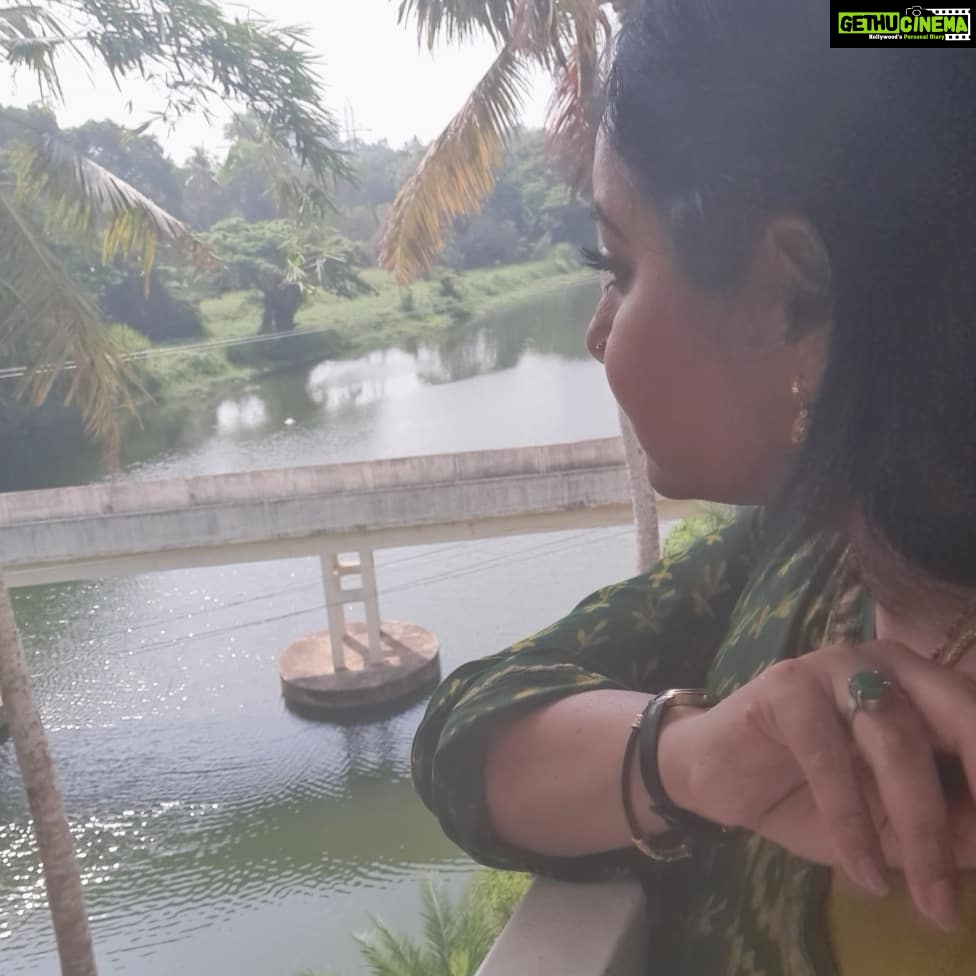 Chandra Lakshman Instagram - #entekeralam #moongirl #beautifullocations #shootmode #shootdiaries #actorlife #blessed Kochi, India