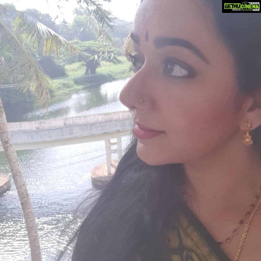 Chandra Lakshman Instagram - #entekeralam #moongirl #beautifullocations #shootmode #shootdiaries #actorlife #blessed Kochi, India