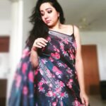 Chandra Lakshman Instagram - 🌸Dreams in florals🌸 Saree courtesy @elegant_boutique_store #moongirl #lifeisbeautiful #blessed #swanthamsujata #photooftheday #collaboration #sareelove #actor #films #television Kochi, India