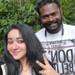 Chandra Lakshman Instagram - Director Saar @anzarkhandirector 🙏😎 #swanthamsujata #suryatv #munnar #shootdiaries #malayalam #series #actor #tamilactress #malayalamactress #teluguactress #films #television Parakkat Nature Resorts