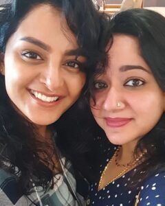 Chandra Lakshman Instagram - When Sujatayum Sujatayum kandappol 🤍
The cutest Manju Chechi..@manju.warrier💝
My day truely started well meeting my on-screen idol..🔮

#moongirl #manjuwarrier #favouriteactress #swanthamsujata #udaharanamsujatha