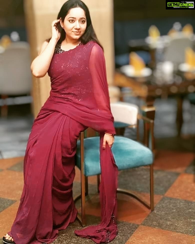 Chandra Lakshman Instagram - So when I was waiting for the right project for my comeback, I never thought about which language but I focused on how I want the project to be..I wasn't ready and I am still not, to settle for anything mediocre..I dreamt and focused for the BEST, that one which would give me satisfaction.. And then #SWANTHAMSUJATA happened..Just the kind of role I was looking for to get back on screen.🧿 Trust me when I tell you my experience of asking for what you want and being adament on how you want.The UNIVERSE answers in the most beautiful ways.. After a day's work I come back home to a satisfied mind and a heart full of happiness.. BELIEVE FOCUS ENJOY💕 Keep that smile on and enjoy life.. The rest will happen in the most miraculous ways.. Sending lots of love and energy to all you beautiful people out there.. Thanks for welcoming and accepting Sujata and her lovely family and making us one among you😍 💞THANK YOU THANK YOU THANK YOU 💞 @suryatv #moongirl #selflove #happiness #swanthamsujata #suryatv #actor #tamilactress #malayalamactress #teluguactress #films #television
