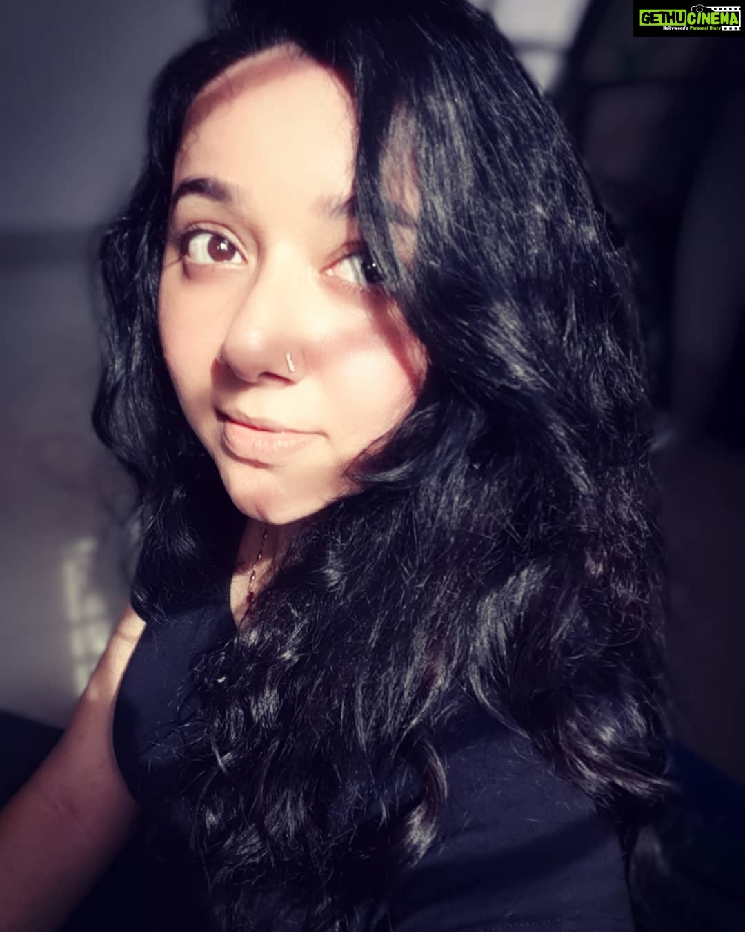 Chandra Lakshman Instagram - Good morning people!!🥰 #moongirl #itsagoodday #bepostive #actor #postworkoutselfie #earlymornings