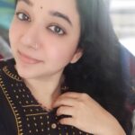 Chandra Lakshman Instagram – The minimalistic look is my favourite 💖
.
.
.
#moongirl #selfie #simple #homestyle #actor #tamilactress #malayalamactress #teluguactress #films #television Chennai, India