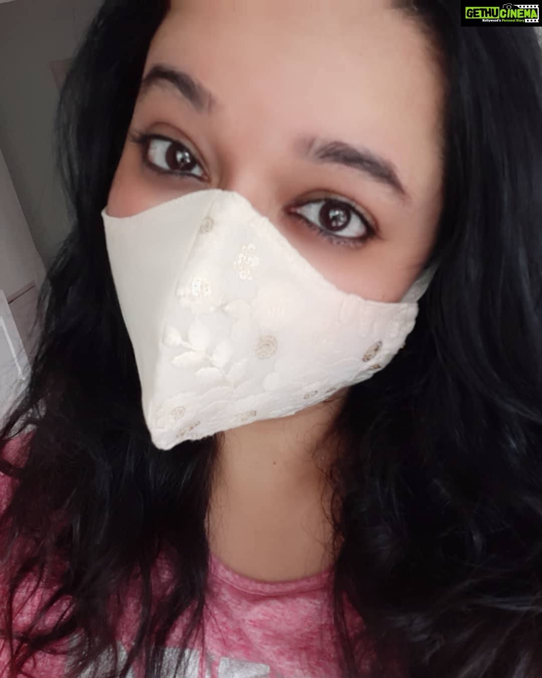 Chandra Lakshman Instagram - A touch of creativity and fashion doesnt hurt at all during times like this..Designer masks by @vedhikafashion truely brings a grin(even if masked)๐ This probably is being positive,making the toughest situations a lil' bit easy,stay protected and fashionable and embracing the new normal..Get your's from the @vedhikafashion store or dm for info.. Lots of love my darling @maithrisrikant for helping us fight the virus in the most prettiest ways๐ . . . #moongirl #staysafe #maskon #stayresponsible #stayhome #socialdistancing #covid19 Chennai, India
