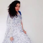 Chandra Lakshman Instagram – Good Times in mind and Cotton Sarees on me🌻
#moongirl #selflove #saree #cottonsaree #favouriteattire #silverjewelry #wavyhair #summertime #goodthoughts #bepositive #stayhome #staysafe Chennai, India