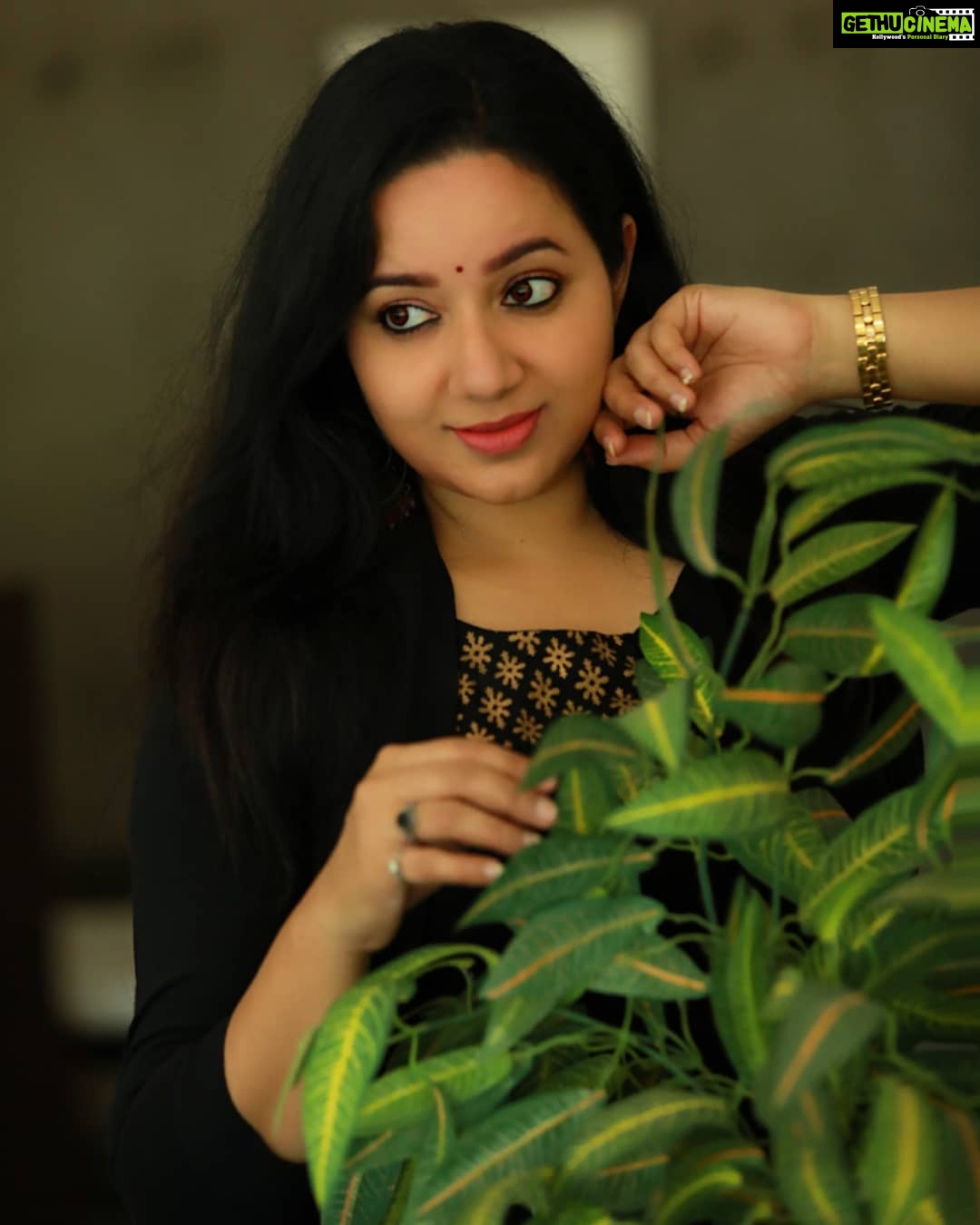 Chandra Lakshman Instagram - 📸 @bibin.xavier.parappuram #moongirl #actor #tamilactress #malayalamactress #teluguactress #films #television #photography