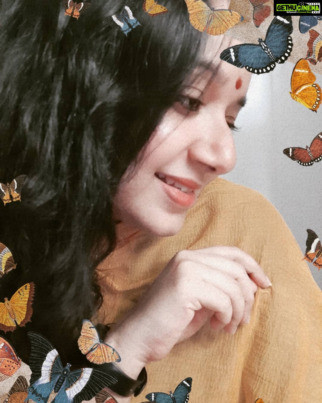 Chandra Lakshman Instagram - A lil' prayer and lots of love π #moongirl #itsagoodday #stayhappy #smile #gratitude #lifeisgood #positivevibes #instadaily #instagood #abundance #actor #tamilactress #malayalamactress #teluguactress #films #television Chennai, India