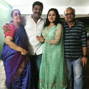 Chandra Lakshman Instagram - #gratitude #blessed #love #family #❤️
@lakshmanmalathy @tosh.christy