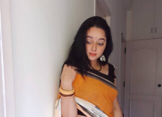 Chandra Lakshman Instagram - VERY GOOD DAY!!💖 NOTE:I am not asking for likes or comments about my pic here.. Pls do this.. It can be inspiring for many others who still are thinking how to keep their day busy Its a lockdown nation wide but not the mind.. 😍 I believe, the more good thoughts, positive mindset and realising the beautiful souls that we are will only bring us all out of this.And ofcourse understanding how important being clean is and staying at home away from crowds..👍 Either we can all watch all the different informations from all those different sources and keep thinking about what a grave situation we are all in OR we have time now..lets do our own things.. So i did self portraits the othet day in my bedroom with a tripod stand,my phone,Ma's saree, some make up and natural light from my balcony.😀I am an actor and a photography enthusiast..And i love being clicked 🤟 Comment here what you all do to keep urself engaged..Lets see how productive we can be😊 #moongirl #tellmewhatyoudo #time #interests #wearetogether #positivevibes #itsagoodday #motivation #lockdown #socialdistancing #covid19 #stayhome #staysafe Chennai, India