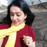 Chandra Lakshman Instagram - Okay, sunkissed is not the word..adukkum mela!! 😁 #moongirl #allchanceoftanning #kerala #filmshooting #offday #exploring #thodupuzha #itssuperhothere Thodupuzha, India