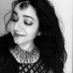 Chandra Lakshman Instagram – 🖤Thoughts in black n white🖤
#moongirl #photography #blackandwhitephotography
#hairandmakeup #actor #tamilactress #malayalamactress #teluguactress #films #television #favouritecolour #gratitude #determined #lifeisgood #positivevibes #instadaily #instaphoto