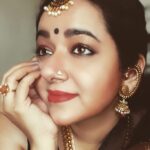 Chandra Lakshman Instagram - ʟєṭṭıṅɢ ṭһє ıṅԀıѧṅ-ṅєṡṡ ṡһȏẇ #moongirl #traditional #tamilponnu #photoshoot #ootd #shootmode #shootdiaries #actorlife #blessed #hairandmakeup #actor #tamilactress #malayalamactress #teluguactress #films #television #favouritecolour #gratitude #determined #lifeisgood #positivevibes #instadaily #instaphoto