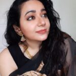 Chandra Lakshman Instagram - ƬℎƐᖇƐ ƖS ᑎO FOᖇᑕƐ Ɛᑫᑌᗩᒪ ƬO ᗩ ᗯOᗰᗩᑎ ᗪƐƬƐᖇᗰƖᑎƐᗪ ƬO ᖇƖSƐ 🎯 #moongirl #photography #photoshoot #hairandmakeup #actor #tamilactress #malayalamactress #teluguactress #films #television #favouritecolour #gratitude #determined #lifeisgood #positivevibes #instadaily #instaphoto