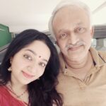 Chandra Lakshman Instagram - Pongal feels with Appa.. 🤗😘 #moongirl #festive #pongal2020 #wishesandprayers #lifeisbeautiful #blessed #love #spreadlove #positivity #goodthoughts #goodactions #stayhappy #smile #abundance