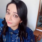 Chandra Lakshman Instagram - Those curls and all..again..😊 #moongirl #shootmode #hairandmakeup #tamilactress #malayalamactress #teluguactress #films #television #advertisement #happyzone