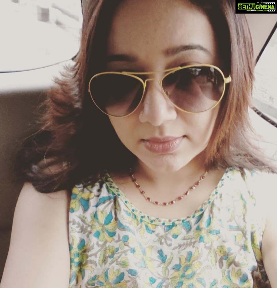 Chandra Lakshman Instagram - Happy and gethu weekend to ya all!! 🤘💫 #moongirl #itsagoodday #stayhappy #smile