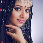 Chandra Lakshman Instagram - Major major #throwback to this 1st portfolio shoot i did years back..!!😊 I still remember how restless i was with all the makeup and hair styles though i enjoyed posing and have always loved being in photos..😀Anytime! From then to now this beautiful journey i have had,in my own terms,has been joyous and educative..🧿 To many more shoots and posing,lights and actions my heart is ever ready and greedy ☺️💫 #moongirl #actor #actorlife #shootmode #tamilactress #malayalamactress #teluguactress #films #television #hairandmakeup #throwback