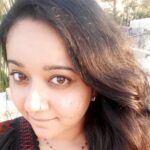 Chandra Lakshman Instagram – I accept myself unconditionally 🤘💖
#moongirl #nomakeup #eveningsun #lightsandshadows #selfie