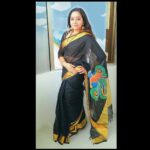 Chandra Lakshman Instagram - Favourite attire ever..And this one is special coz i am draped in a saree hand painted by my Amma dearest @lakshmanmalathy 🤗 @mural_aura #sarees #traditional #contemporary #muralart #business #muralworkshop #handpainted #silksarees #actor #costumes Chennai, India
