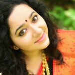 Chandra Lakshman Instagram - WISHING ALL A VERY HAPPY,PROSPEROUS AND HEALTHY DIWALI!!! STAY BLESSED 💖💫 #moongirl #diwali #festivemodeon #tradition #prosperity #happydays