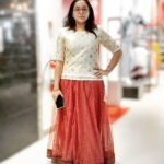 Chandra Lakshman Instagram - ...Appa says 'turn around,lemme click a pic' as i try out dresses..ye,the glasses n all, the messy hair n all, the oily face n all..🤷‍♀️ yet found this pic cute to share..probably bcoz parents always find their kids so perfect even if the world thinks otherwise..So then who cares?! People who matter,matters..😊 🤗 #moongirl #diwali #festivemodeon #appa #amma #familygoals #sweetestever