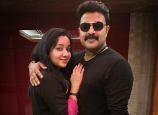 Chandra Lakshman Instagram - 🖤Our happy colour 🖤 #moongirl #black #favouritecolour #twinning #couple #blessed #actor #potd Kochi, India