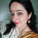 Chandra Lakshman Instagram - Mandatory Onam selfie 🤳 #happyonam #festive #kasavu