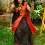 Chandra Lakshman Instagram - Hrudayam niranja Onashamsakal!!🌺🌸🏵️🌻🌼 Wishing you all a very happy and prosperous Onam 🙏💖 Saree from @rasaalidesigns #moongirl #onam #greetings #stayblessed
