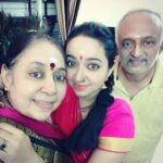 Chandra Lakshman Instagram - #family #mylife #bestfriends #appa #amma #birthdayselfie #😘