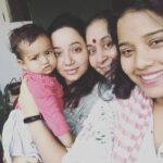 Chandra Lakshman Instagram – Jab we met!!😍😍
🧿My doll Paapa,@brindakarthikd and mommy dearest @lakshmanmalathy🧿
#moongirl #friendslikefamily #soulsisters #babiesaredivine