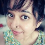Chandra Lakshman Instagram – Let your hair be messy and heart be full!!
#moongirl #bangs #hairstyles #haircut #fringes #hairtrends #diybeauty