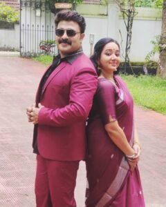 Chandra Lakshman Instagram - 💗 1 day to go 🎉
@tosh.christy

#moongirl #lifeisbeautiful #swanthamsujata #suryatv #sareelove #picoftheday #reelandreal #couplegoals