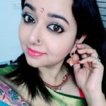 Chandra Lakshman Instagram – Off for a good friend’s wedding draped in my favourite kancheevaram silk saree💖
#moongirl #kanchivaramsilk #silksarees #ethnic #sareelove #jimikkikammal