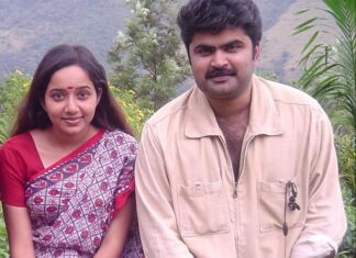Chandra Lakshman Instagram - Here's another major major #throwback pic with @anoopmenoninclusive taken during the shoot of 'Megham'(2004) directed by @saji_surendran..That was a beautiful role I did with a fun and young team.😊 The scrawny me 😜🤪 Expect many more pics from my collection as I am obviously digging them out😎 #moongirl #shootingdiaries #asianetserials #mathrubhoomi Chennai, India