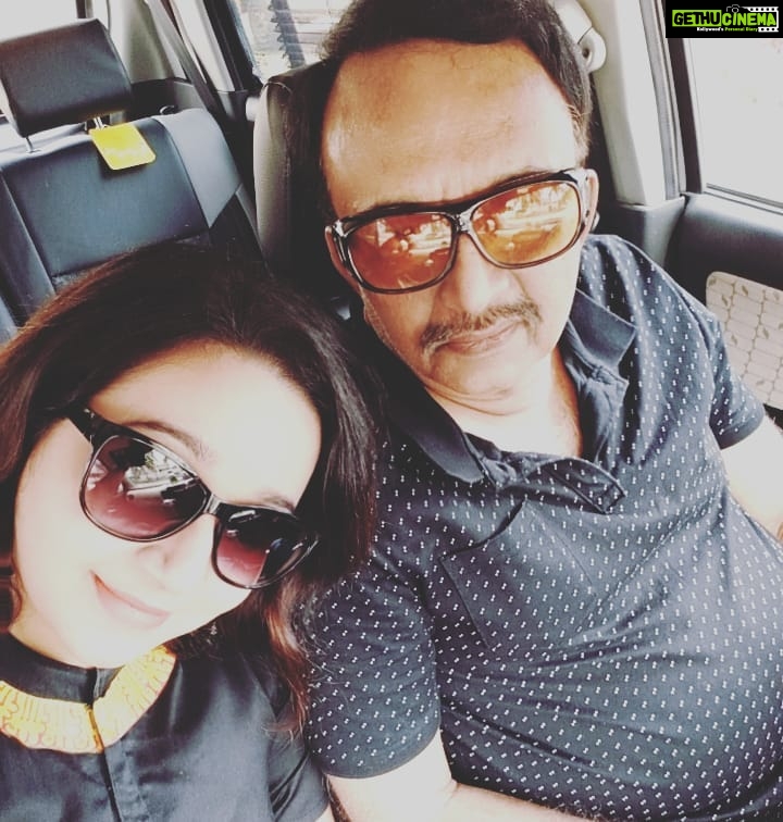 Chandra Lakshman Instagram - Appa,You mean the world to me.You are just too sweet and awesome. You are one who cares completely, gives so quietly and loves so deeply. As years pass I realise more and more how lucky I am and have always been to have a father as wonderful as you. Thanks for giving me the kind of love and support that makes a difference everytime and throughout my life. HAPPY BIRTHDAY APPU😘🎉 #moongirl #dadsbirthday #appaponnu #daddyslittlegal #familygoals